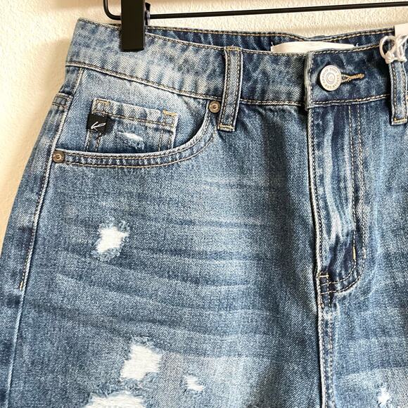 Kancan Medium Wash Denim High Rise Distressed Cut Off Shorts Women's Small NWT - Picture 2 of 8